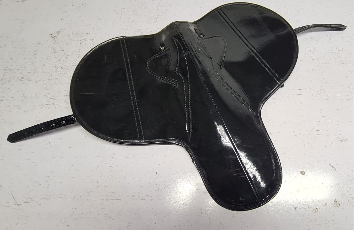 2kg Jock Gears Racing Saddle (Black) – Lightweight Jockey Saddle